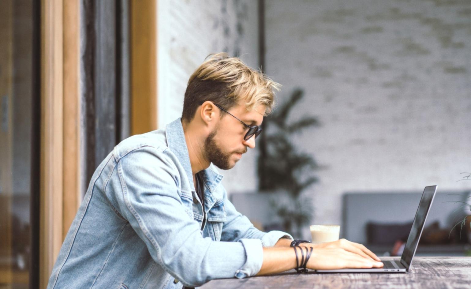 Technische Lernumgebung für KI-Kurse bei Pexularique